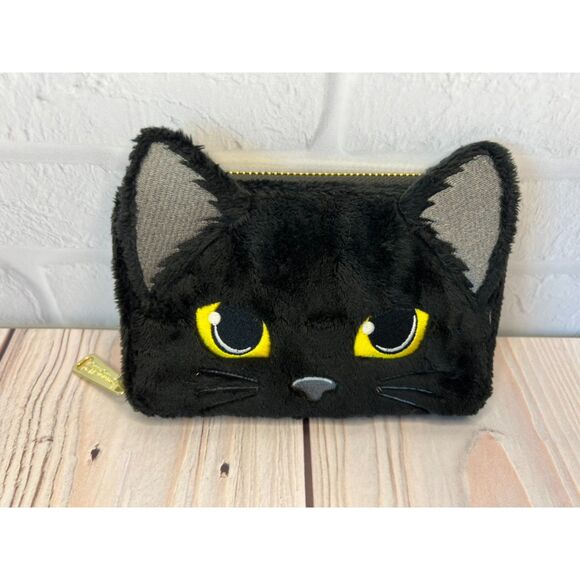 Loungefly Handbags - Furry Plush Loungefly Disney Hocus Pocus Binx Head Wallet